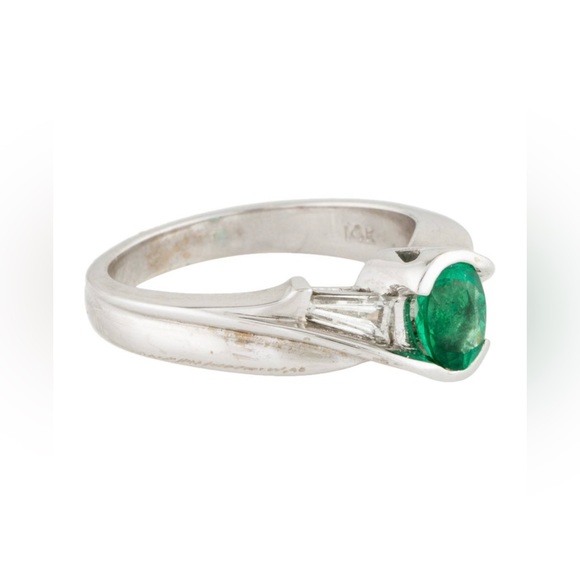 14KT White Gold Natural Diamonds and Natural Emerald Cocktail Ring - Picture 2 of 11